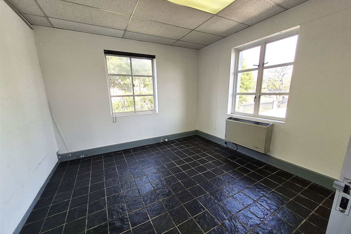 Offices to let in Hyde Park, Sandton - Photo 4