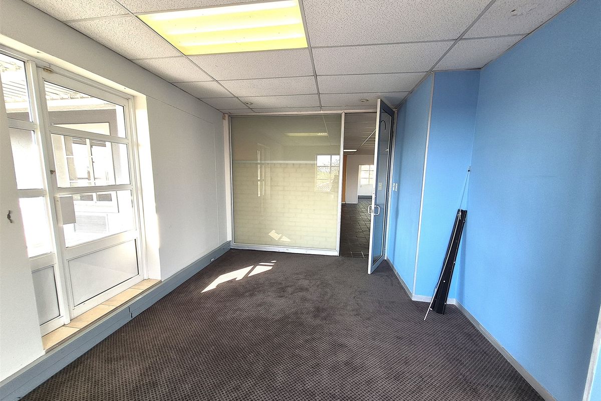 Offices to let in Hyde Park, Sandton - Photo 3