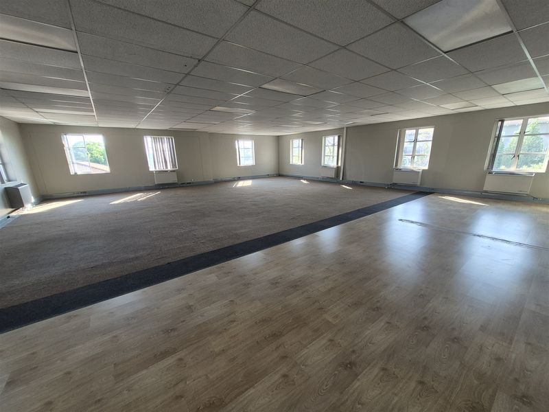 Offices to let in Hyde Park, Sandton - Photo 6