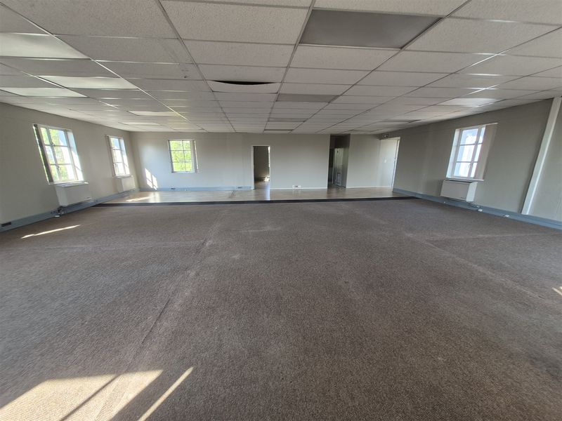 Offices to let in Hyde Park, Sandton - Photo 4