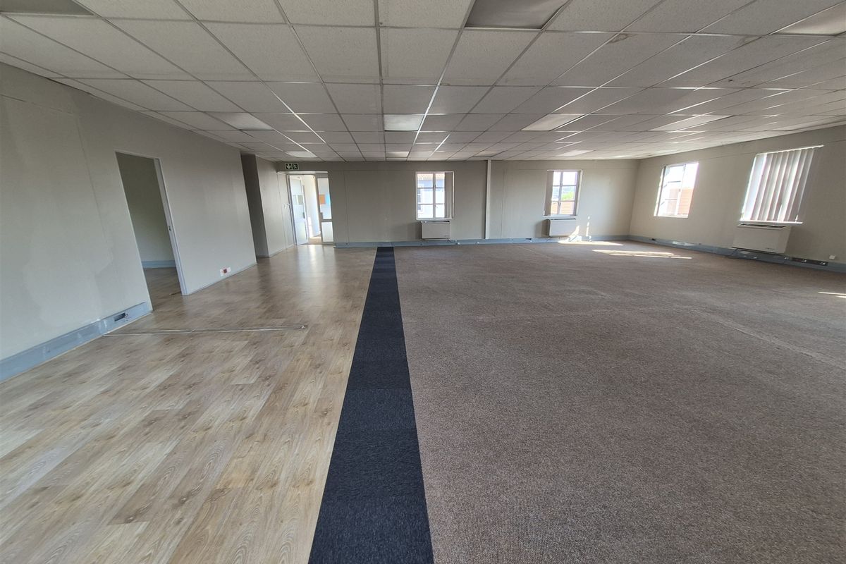 Offices to let in Hyde Park, Sandton - Photo 3