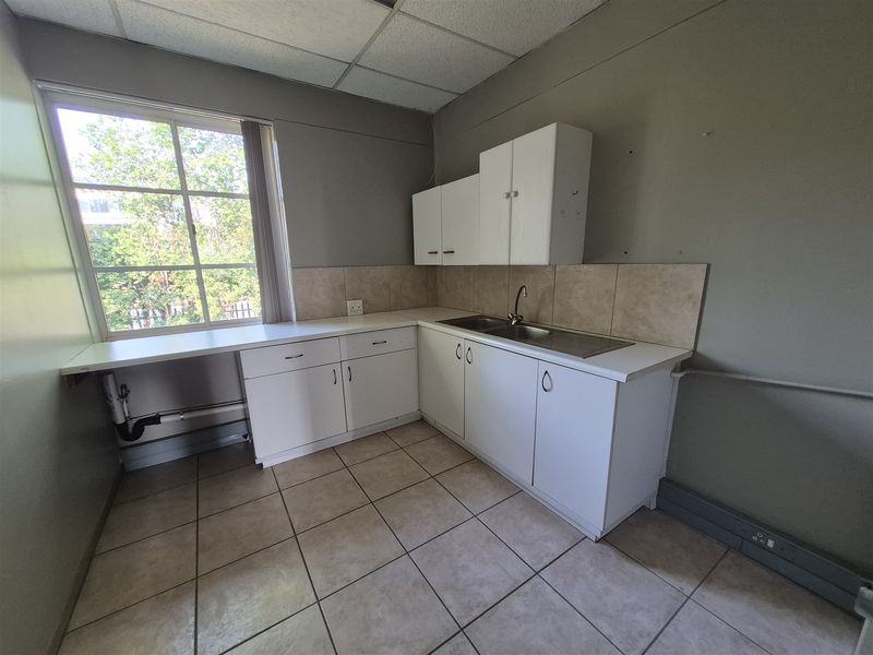 Offices to let in Hyde Park, Sandton - Photo 5