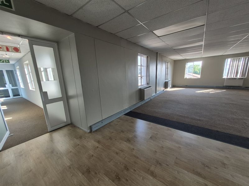 Offices to let in Hyde Park, Sandton - Photo 7