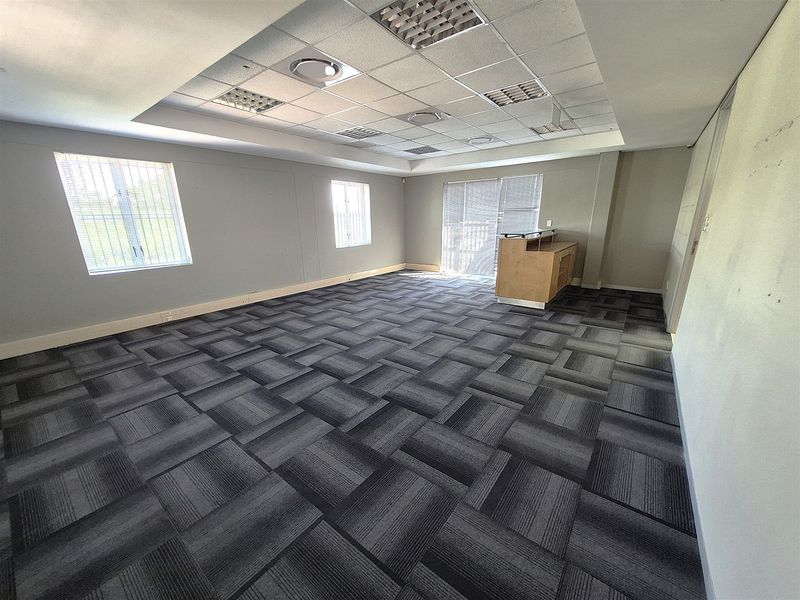 Offices to let in Hyde Park, Sandton - Photo 8