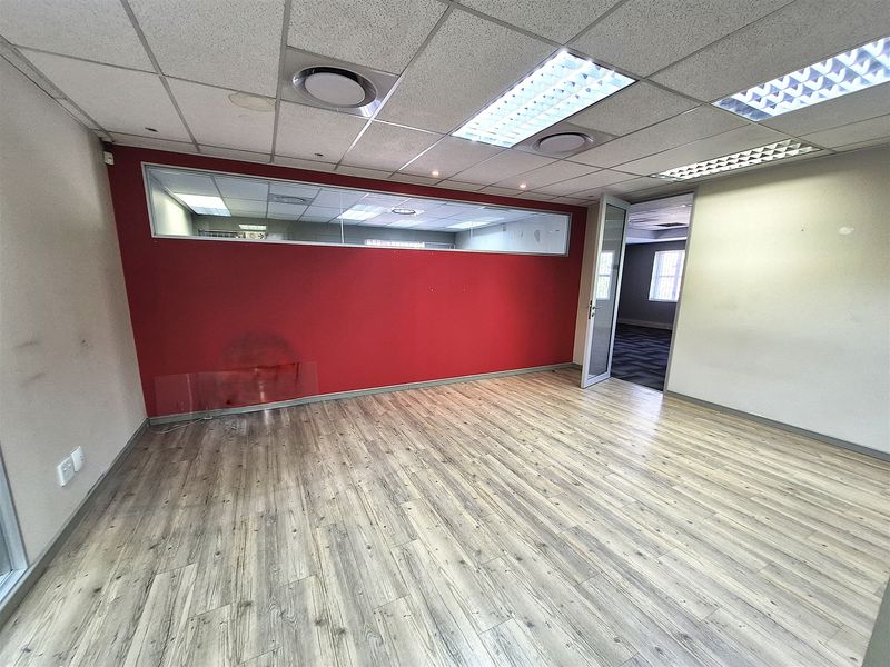Offices to let in Hyde Park, Sandton - Photo 7