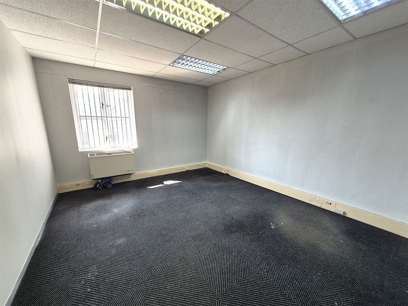 Offices to let in Hyde Park, Sandton - Photo 6