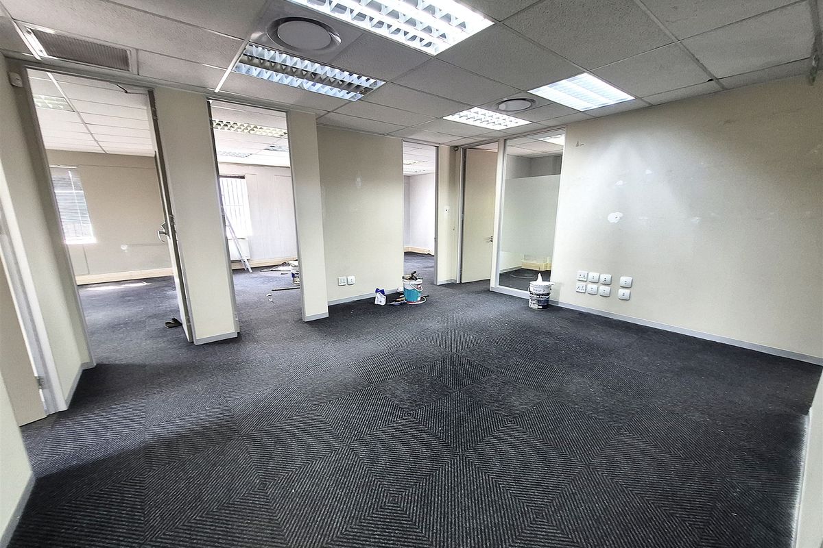 Offices to let in Hyde Park, Sandton - Photo 3