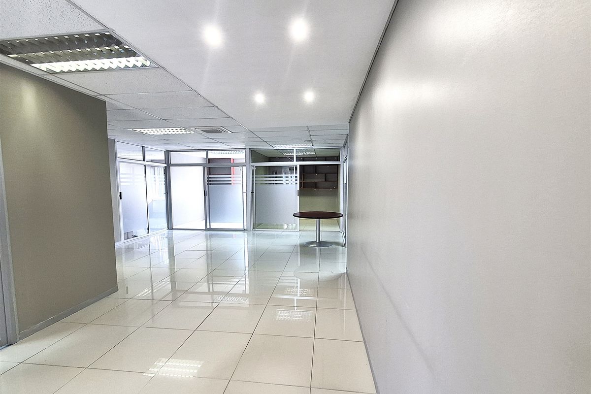 Offices to let in Hyde Park, Sandton - Photo 3