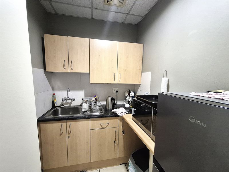 Offices to let in Hyde Park, Sandton - Photo 5