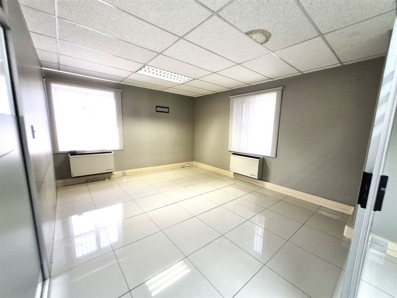 Offices to let in Hyde Park, Sandton - Photo 7