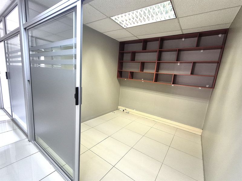 Offices to let in Hyde Park, Sandton - Photo 6