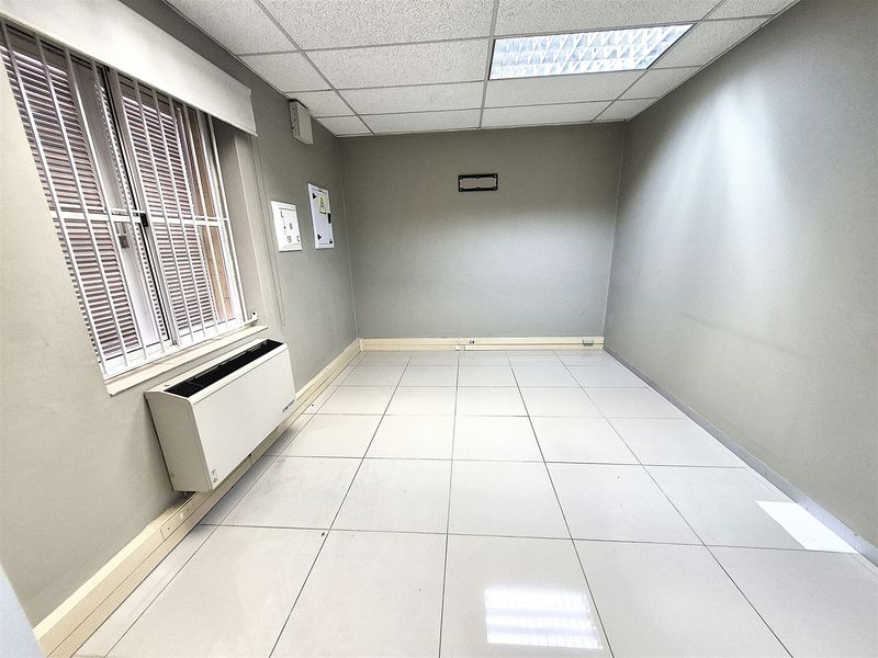 Offices to let in Hyde Park, Sandton - Photo 8
