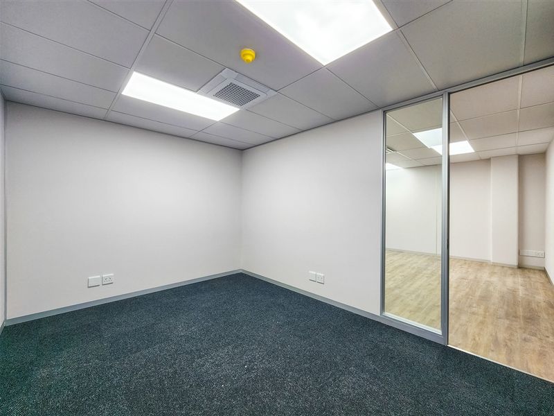 276m2 Office to Let in Infinity Business Park - Photo 6
