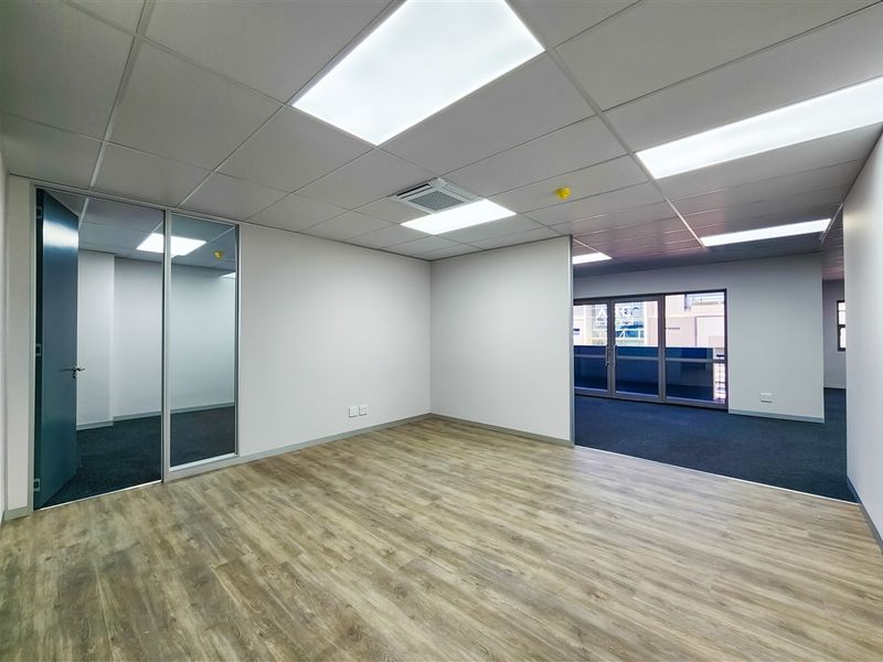 276m2 Office to Let in Infinity Business Park - Photo 5