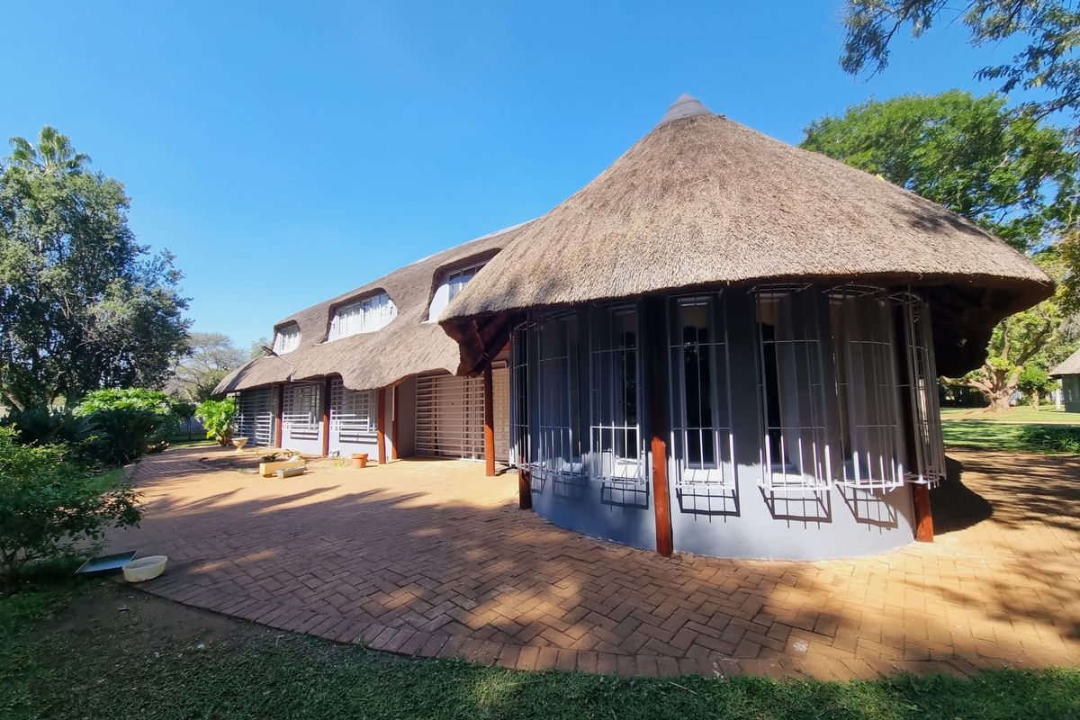 Farm at Boschfontein Rustenburg with Flat —Excellent Maintained - Photo 3
