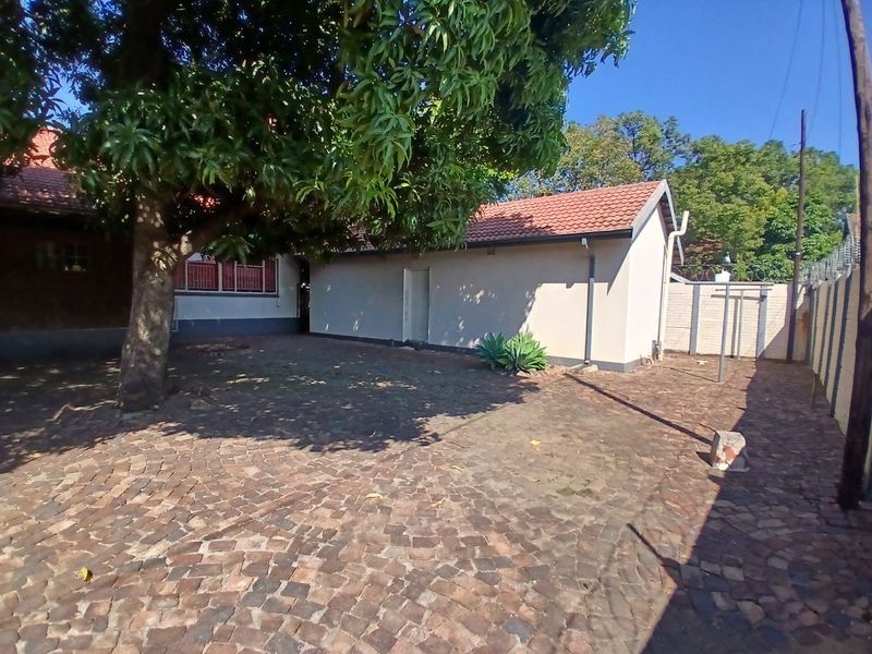 Prime Street-Facing Offices - Photo 9