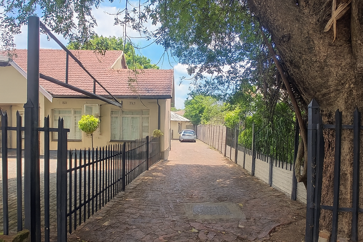 Prime Street-Facing Offices - Photo 3