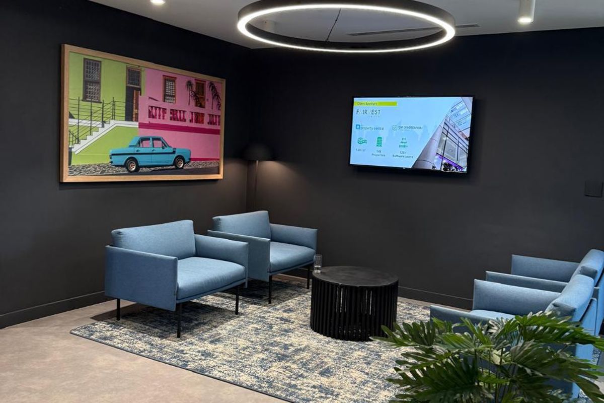 Stunning Fully Fitted Office Space to let in Centennial Place, Century City - Photo 2