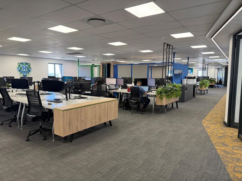 Stunning Fully Fitted Office Space to let in Centennial Place, Century City - Photo 7