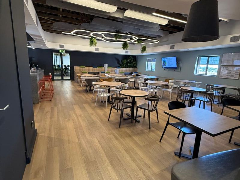 Stunning Fully Fitted Office Space to let in Centennial Place, Century City - Photo 6