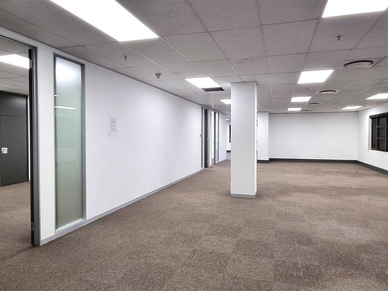 Offices to let on the Ground floor in Rivonia - Photo 9