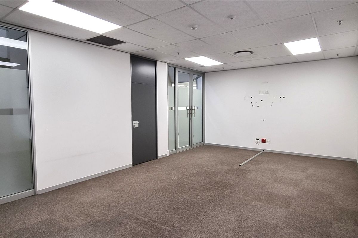 Offices to let on the Ground floor in Rivonia - Photo 5