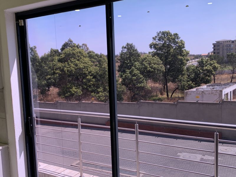 Warehouse to let in Linbro Park - Photo 8