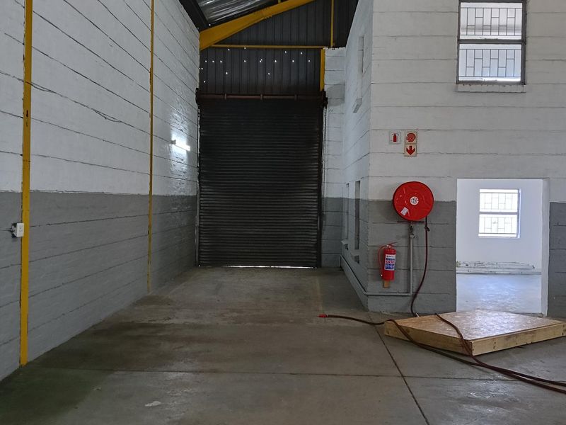 Factory/warehouse/workshop to let - Photo 5