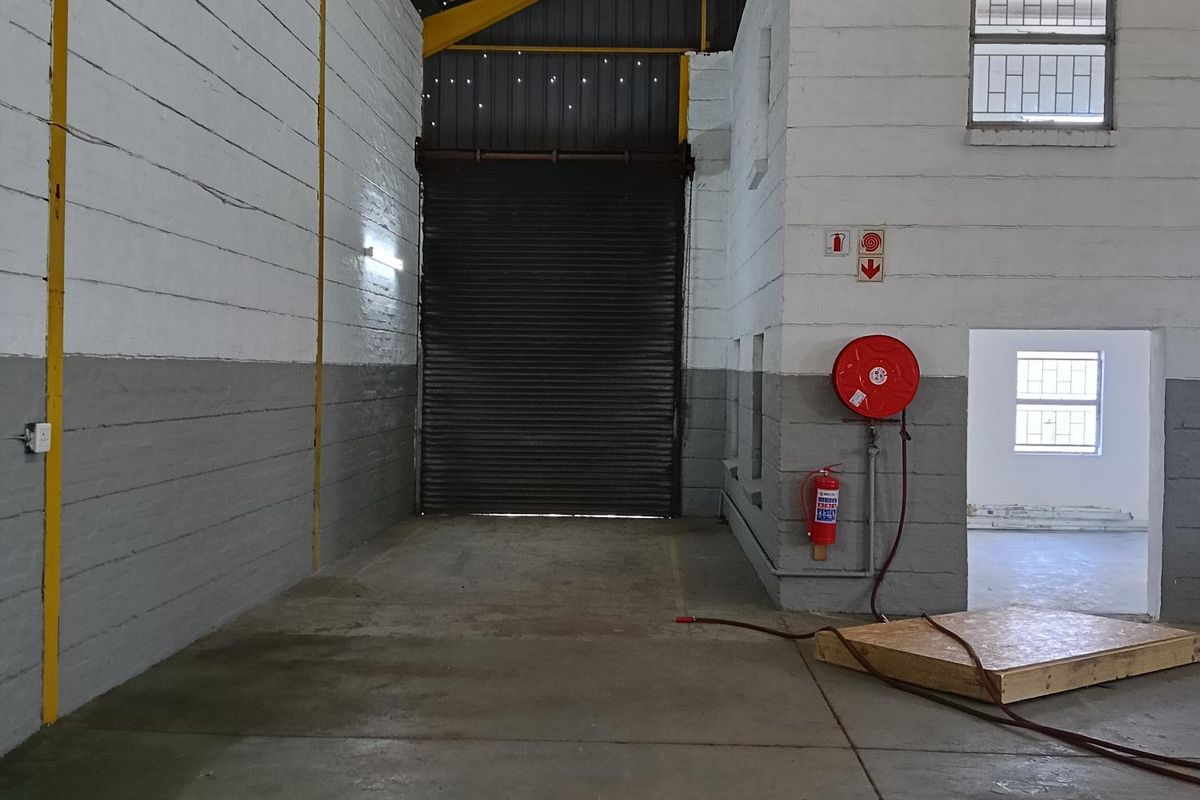 Factory/warehouse/workshop to let - Photo 5