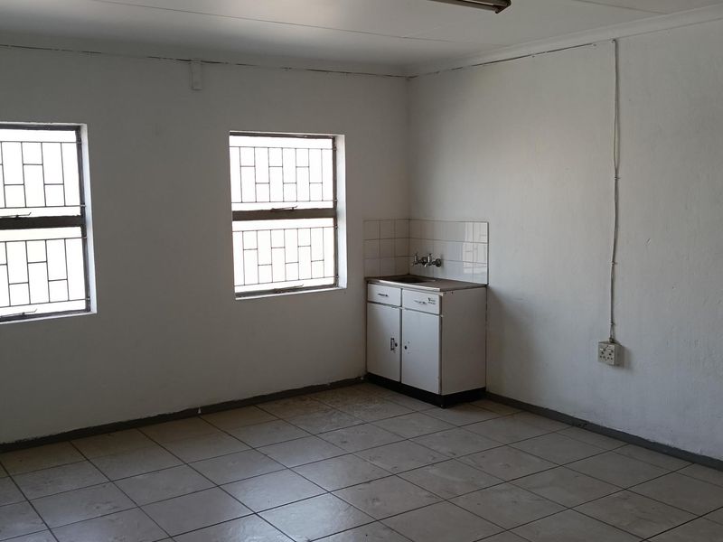 Factory/warehouse/workshop to let - Photo 8