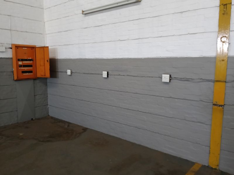 Factory/warehouse/workshop to let - Photo 6