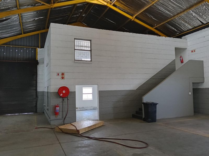 Factory/warehouse/workshop to let - Photo 4