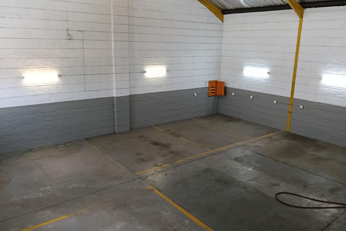 Factory/warehouse/workshop to let - Photo 3