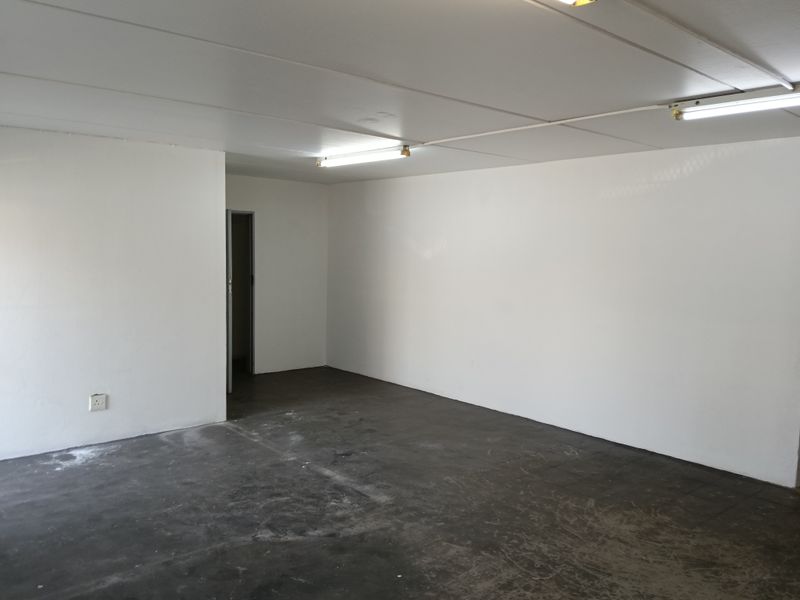 Factory/warehouse/workshop to let - Photo 9