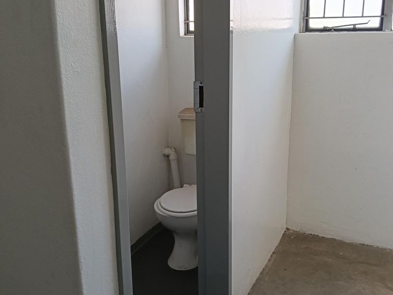 Factory/warehouse/workshop to let - Photo 10