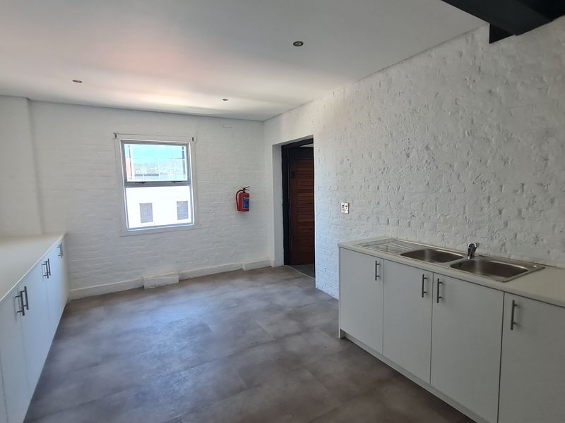 WOODSTOCK OFFICE | FULLY RENOVATED | READY TO MOVE IN - Photo 8