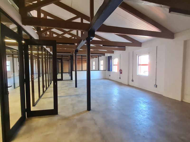 WOODSTOCK OFFICE | FULLY RENOVATED | READY TO MOVE IN - Photo 5