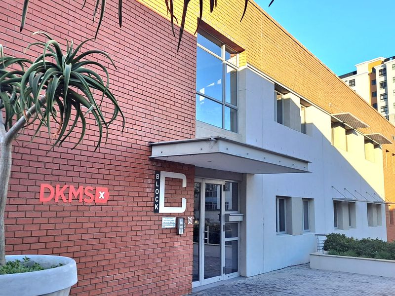 Ground Floor Office to let in Century City - Photo 2