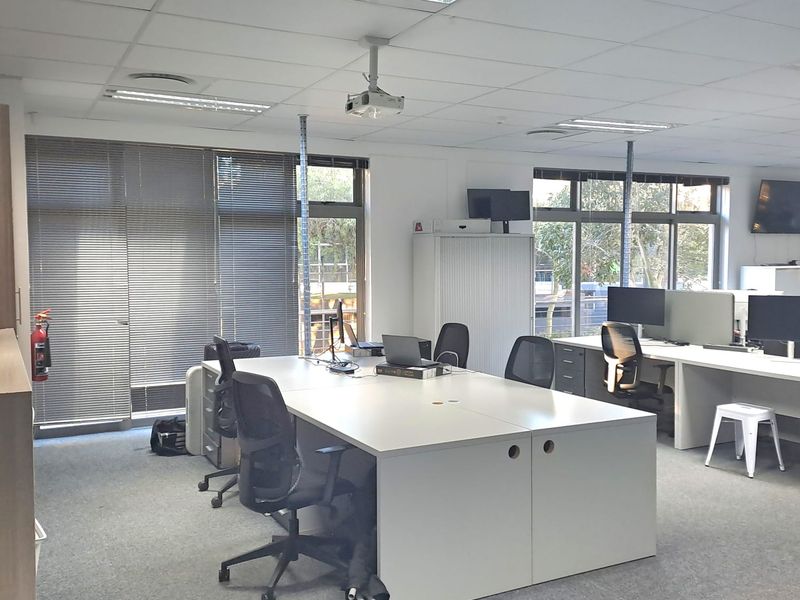 Ground Floor Office to let in Century City - Photo 10