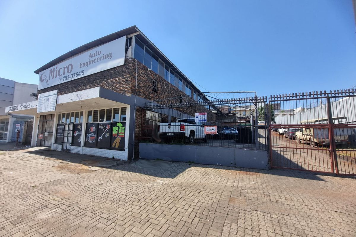 PRIME DUAL-PURPOSE COMMERCIAL PROPERTY FOR SALE – NELSPRUIT CENTRAL - Photo 3