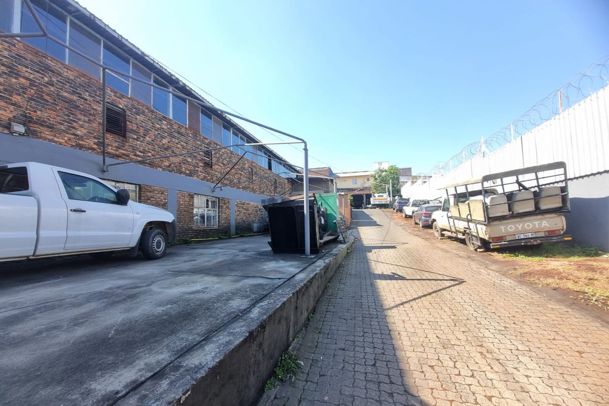 PRIME DUAL-PURPOSE COMMERCIAL PROPERTY FOR SALE – NELSPRUIT CENTRAL - Photo 4