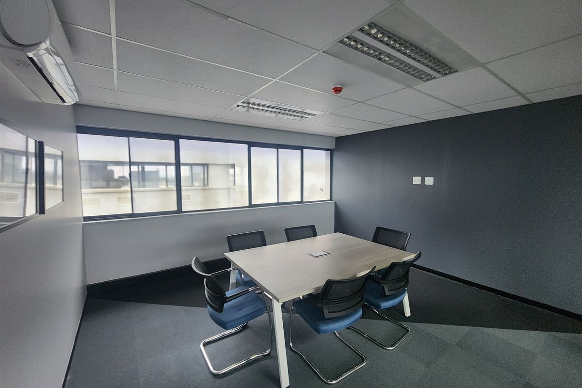 Offices to lo let Sandton - Photo 5