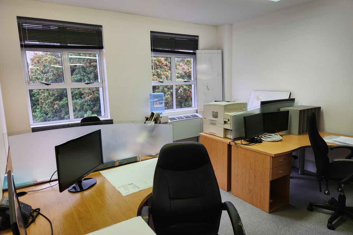 SPACIOUS | FIRST FLOOR OFFICE | WESTLAKE SQUARE - Photo 4