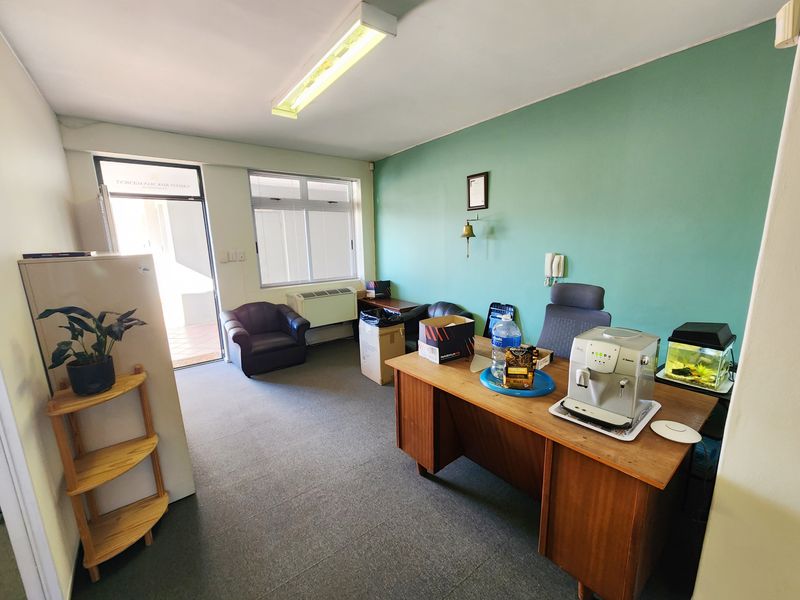 BRIGHT OPEN PLAN | FIRST FLOOR OFFICE | WESTLAKE SQUARE - Photo 3