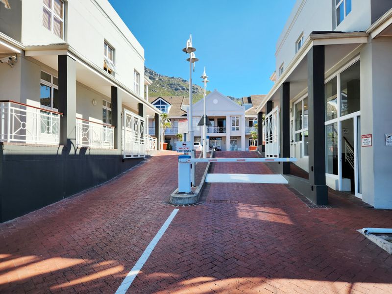 BRIGHT OPEN PLAN | FIRST FLOOR OFFICE | WESTLAKE SQUARE - Photo 2