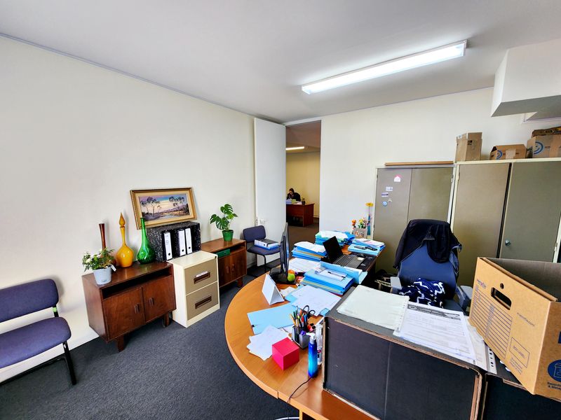 BRIGHT OPEN PLAN | FIRST FLOOR OFFICE | WESTLAKE SQUARE - Photo 6