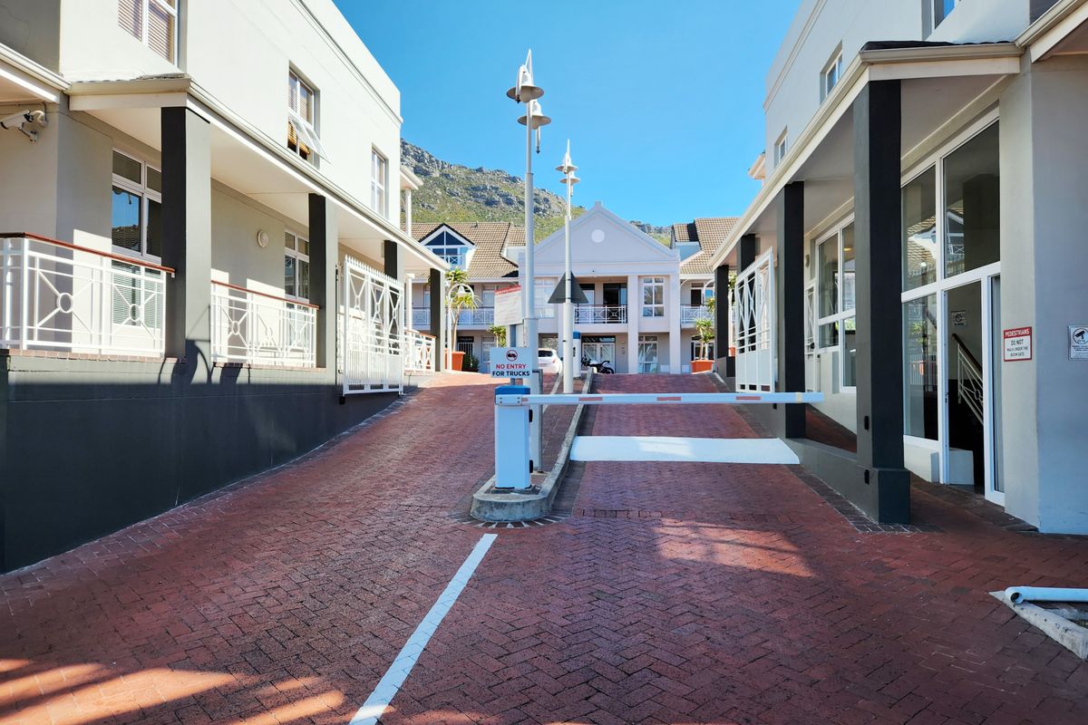 BRIGHT OPEN PLAN | FIRST FLOOR OFFICE | WESTLAKE SQUARE - Photo 2