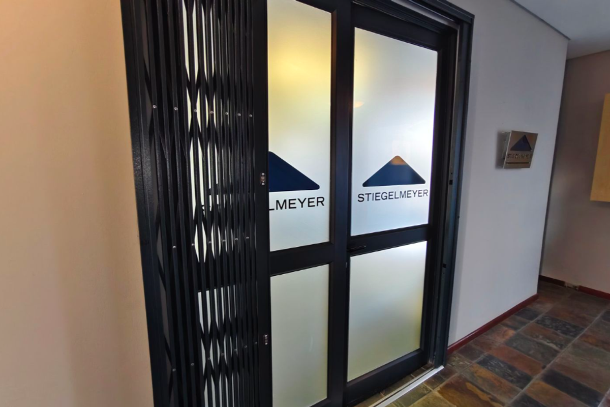 Ground Floor 108m2 Office Space to Let in Century City - Photo 2