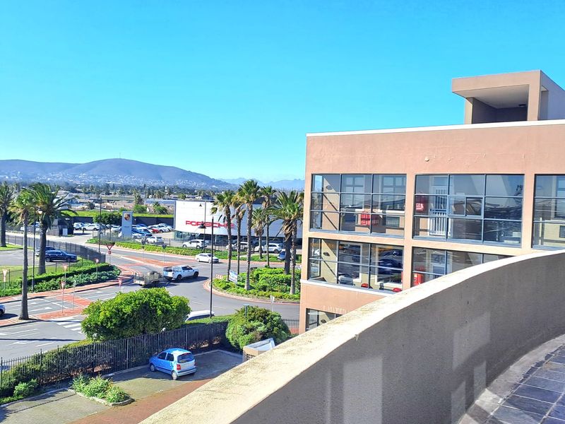 Modern Small Office Space To Let in Century City - Photo 9