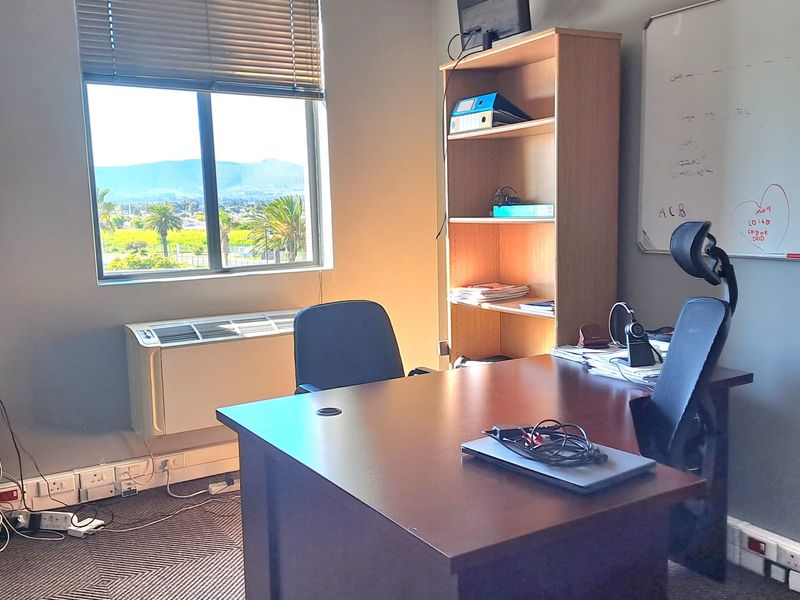 Modern Small Office Space To Let in Century City - Photo 7